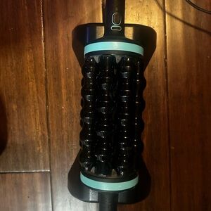 Black and Blue Massage Roller